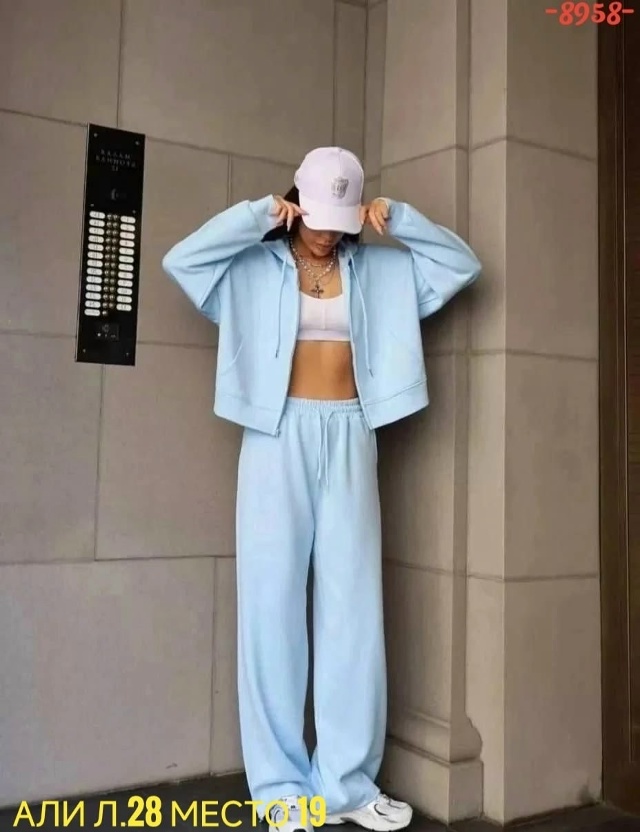 Спортивный костюм 23045846