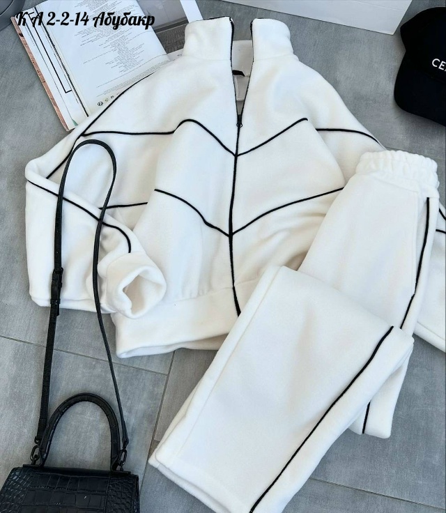 Спортивный костюм 23046403