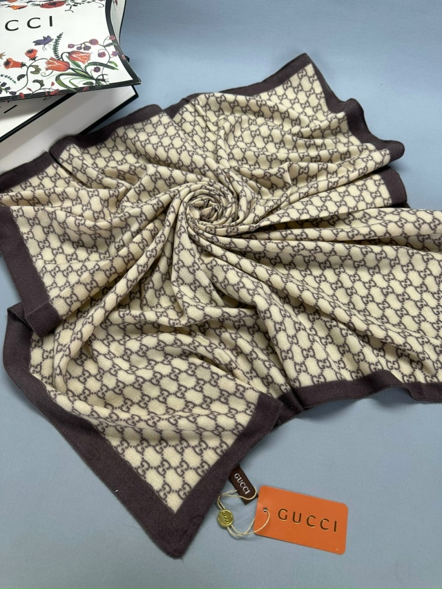 Платок 23050473