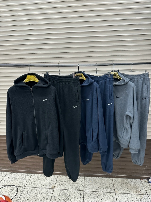 Спортивный костюм 23054595