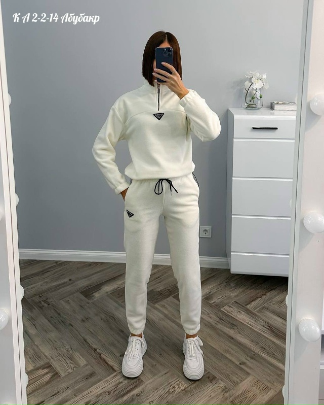 Спортивный костюм 23054462