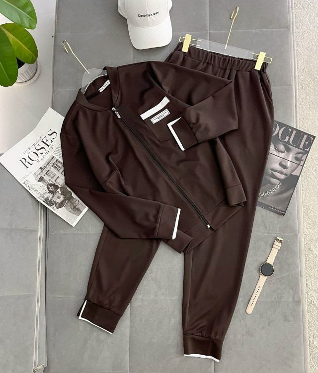 Спортивный костюм 23056728