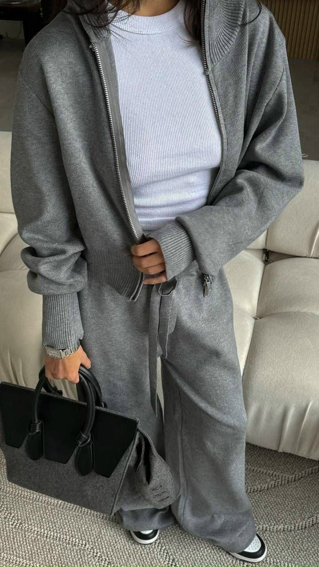 Спортивный костюм 23058523