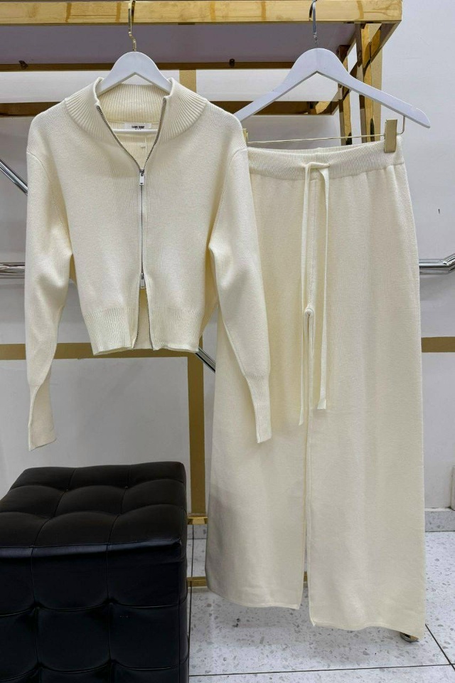 Спортивный костюм 23058523