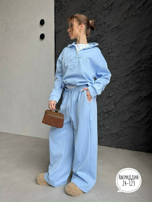 Спортивный костюм 23060229