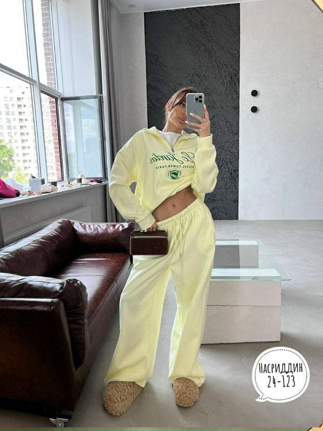 Спортивный костюм 23060229