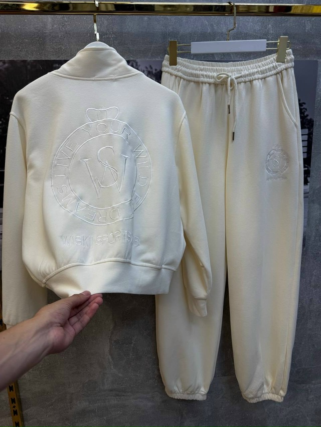 Спортивный костюм 23061390