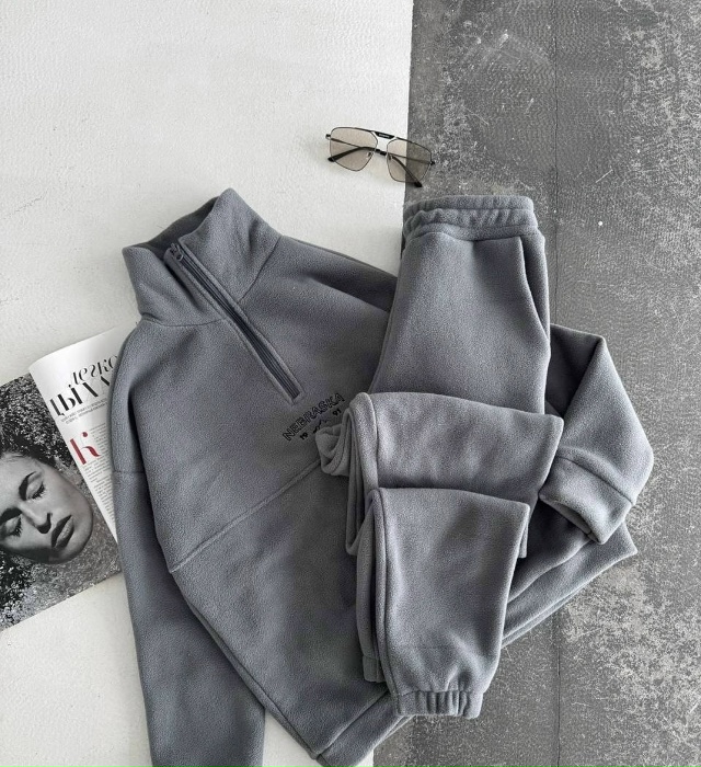 Спортивный костюм 23062660