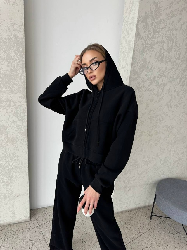 Спортивный костюм 23070950