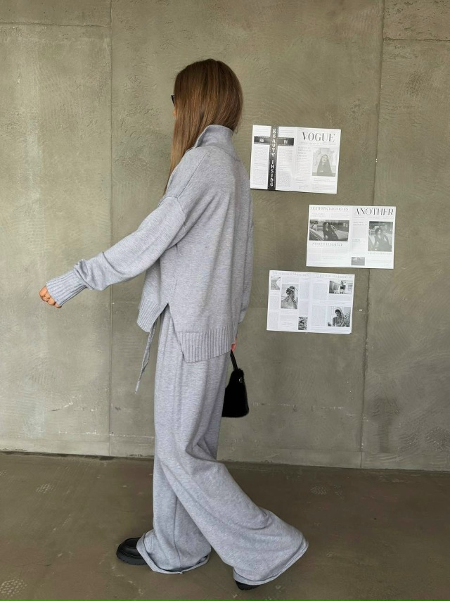 Спортивный костюм 23073142