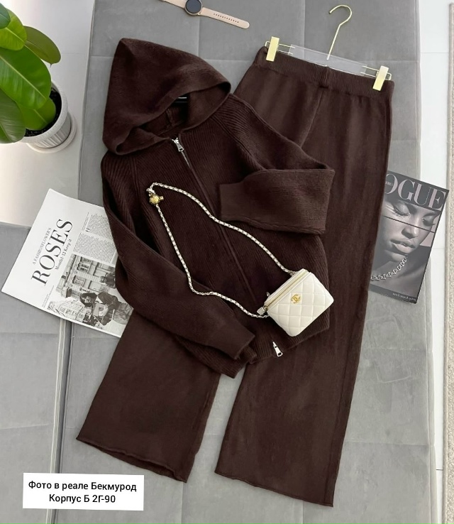 Спортивный костюм 23073916