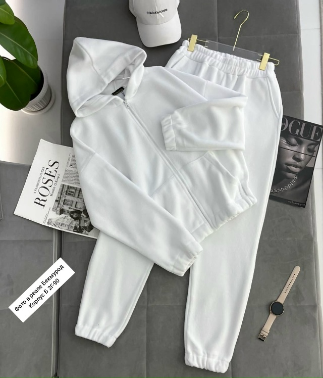 Спортивный костюм 23073972