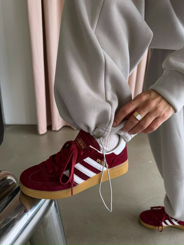 Спортивный костюм 23075941