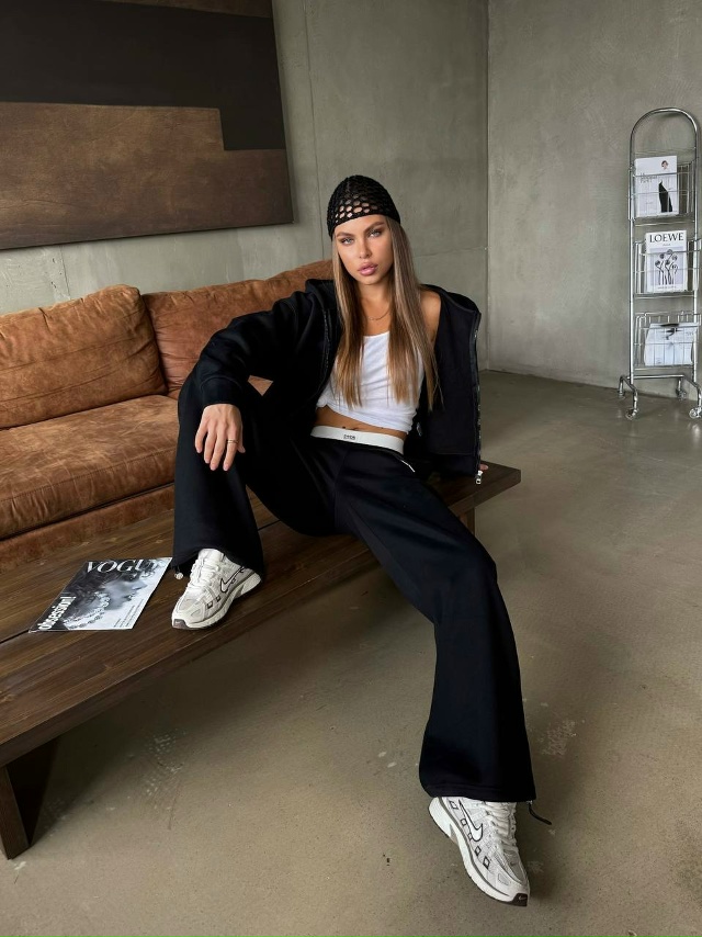 Спортивный костюм 23075940