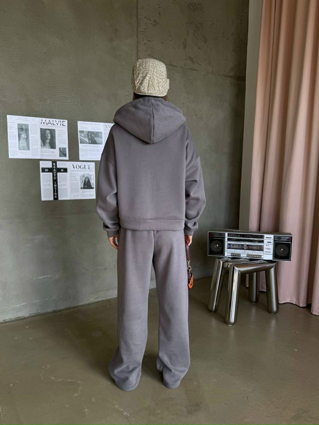 Спортивный костюм 23075939