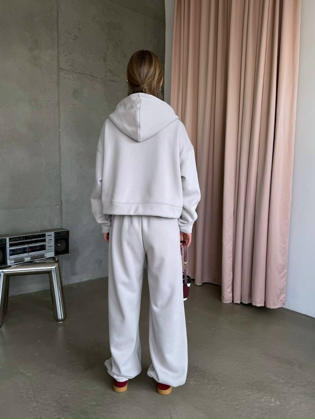 Спортивный костюм 23075941