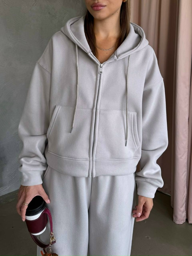 Спортивный костюм 23075941