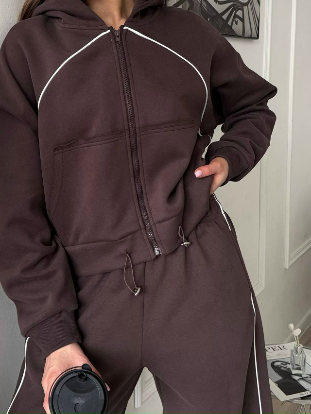 Спортивный костюм 23075850