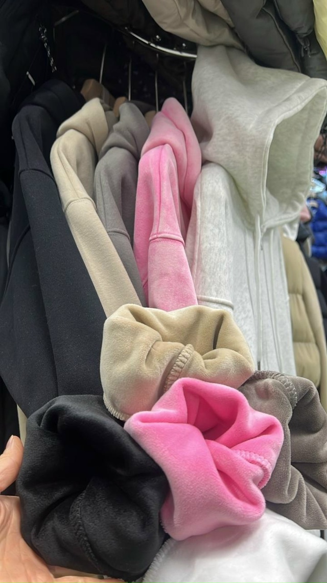 Спортивный костюм 23076453