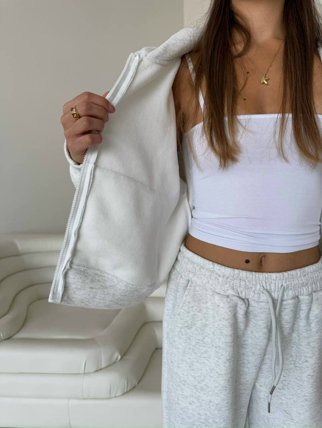 Спортивный костюм 23075937