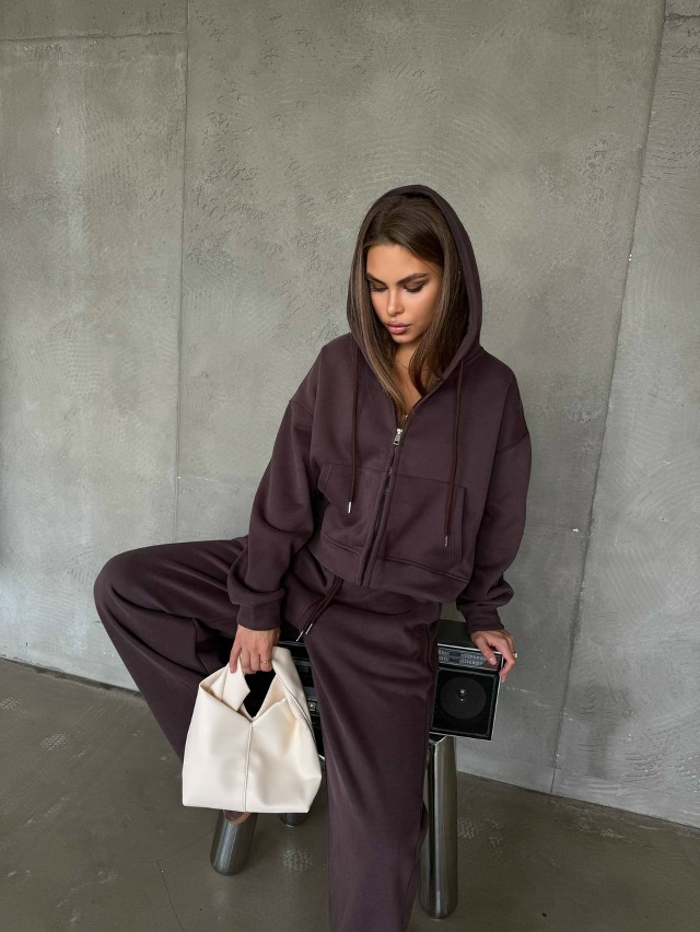 Спортивный костюм 23075936