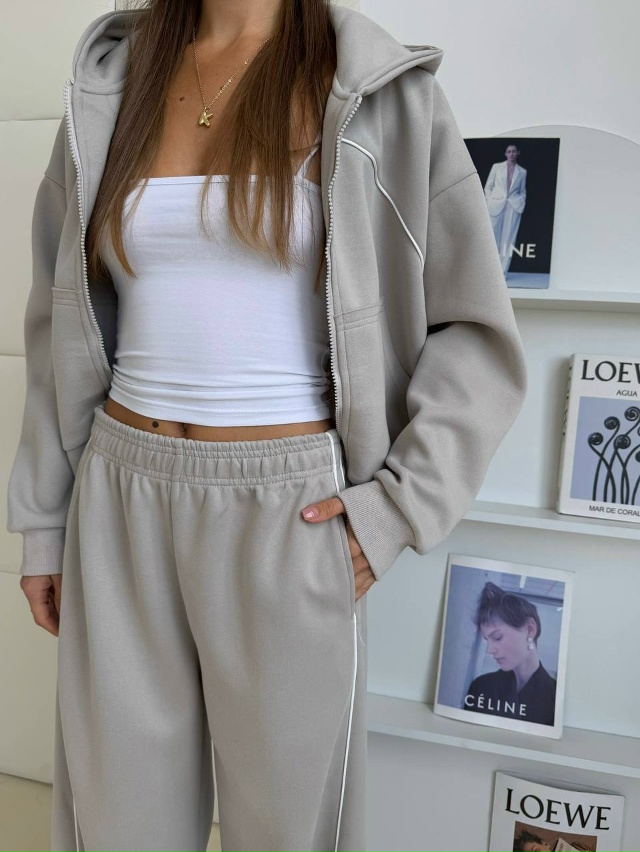 Спортивный костюм 23075847