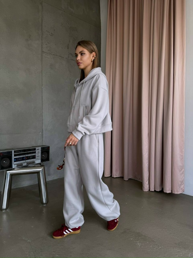 Спортивный костюм 23075941