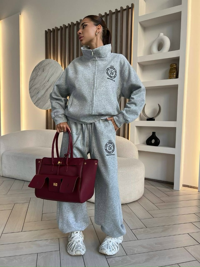 Спортивный костюм 23078415