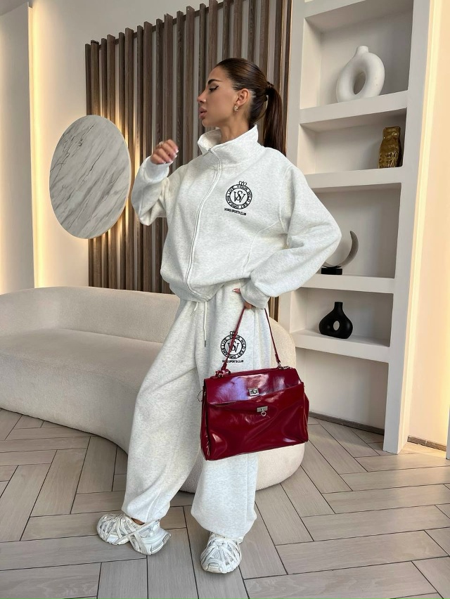 Спортивный костюм 23078415