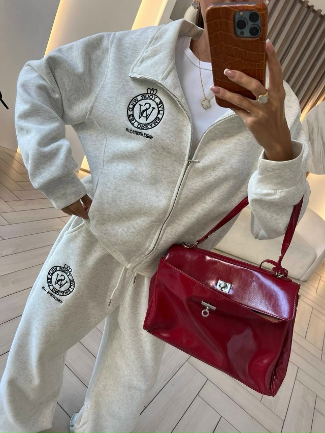 Спортивный костюм 23078406