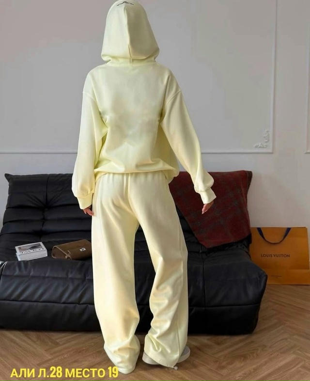 Спортивный костюм 23079721