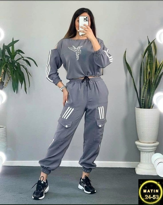 Спортивный костюм 23080189