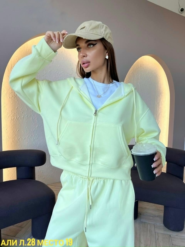 Спортивный костюм 23081568