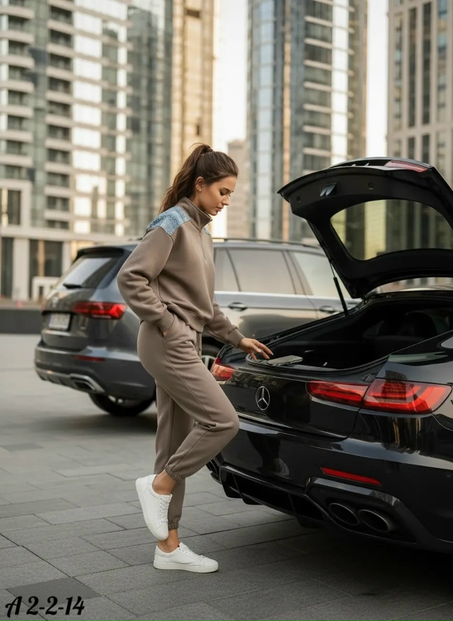 Спортивный костюм 23084482