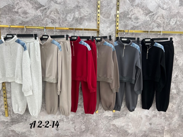 Спортивный костюм 23084482