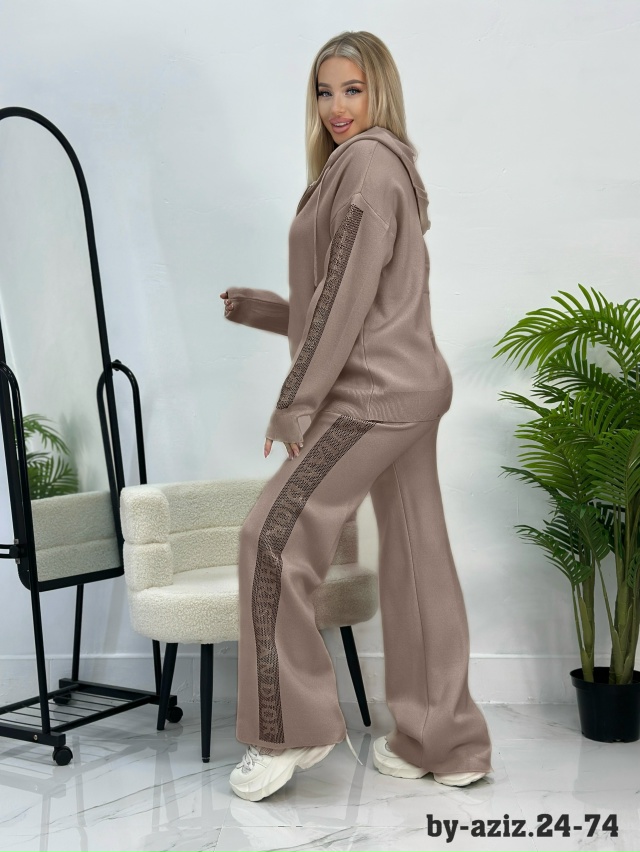 Спортивный костюм 23090098