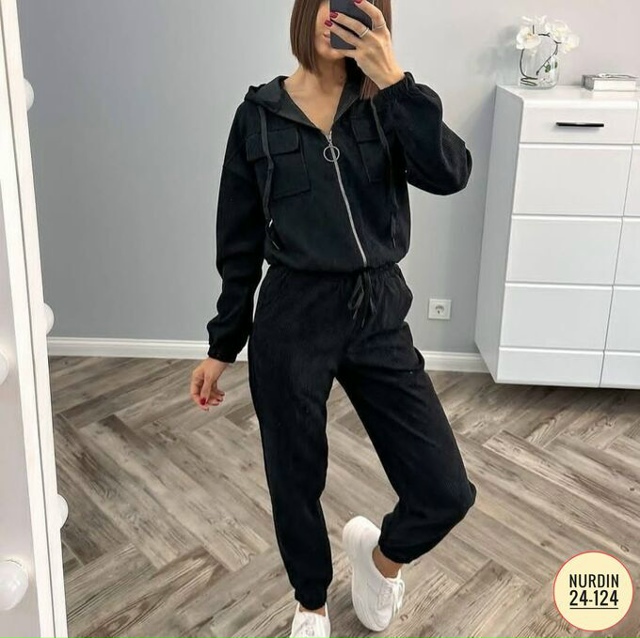 Спортивный костюм 23094322