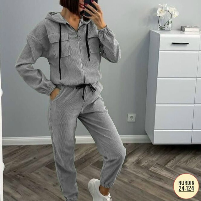 Спортивный костюм 23094322