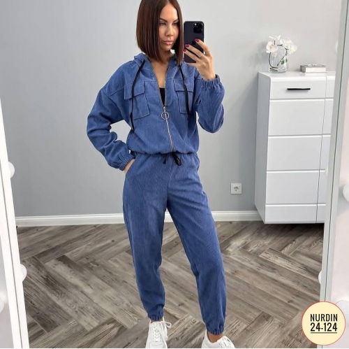 Спортивный костюм 23094322