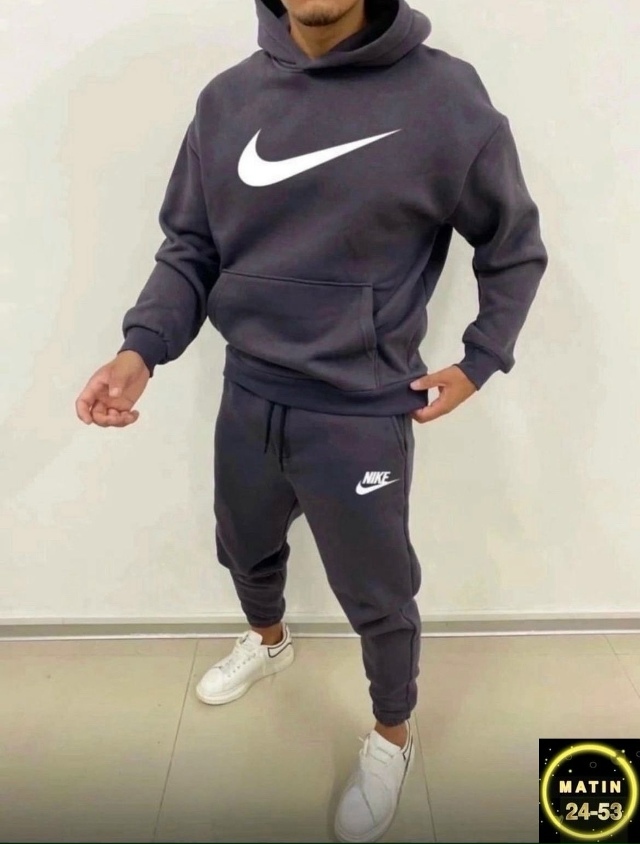 Спортивный костюм 23095893