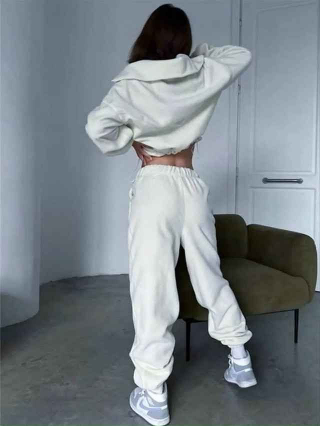 Спортивный костюм 23096915