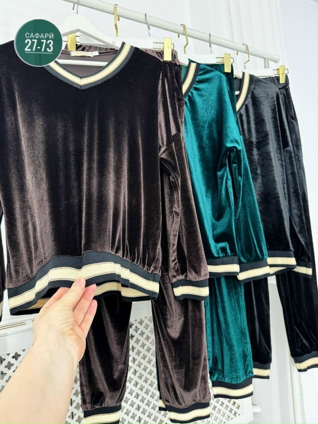 Спортивный костюм 23097744