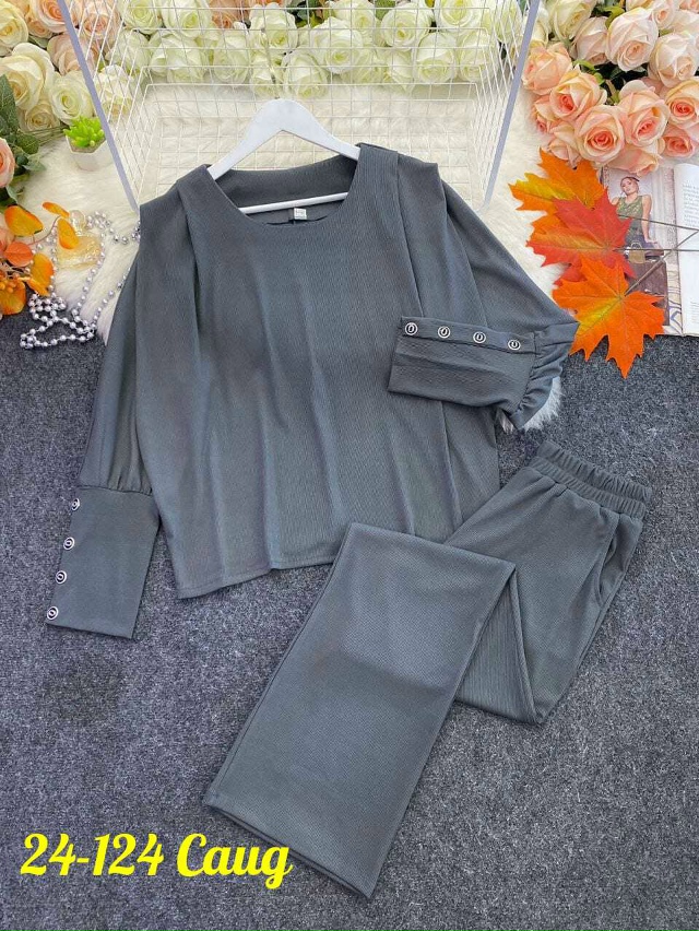 Спортивный костюм 23097677