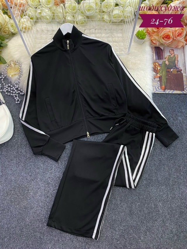 Спортивный костюм 23097268