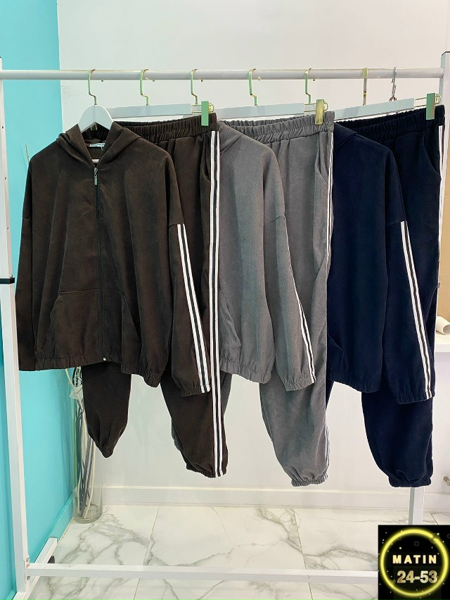 Спортивный костюм 23098641