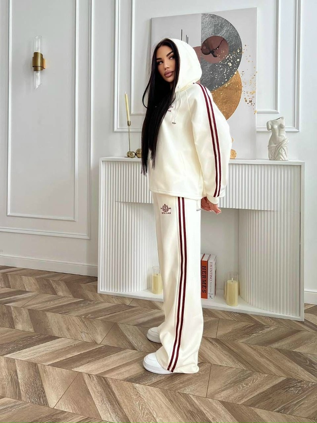 Спортивный костюм 23099842