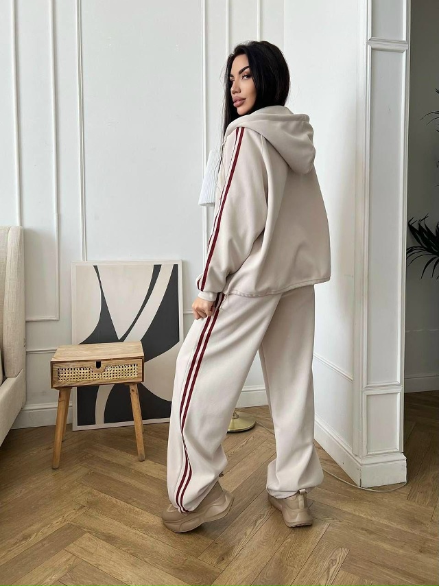 Спортивный костюм 23099842