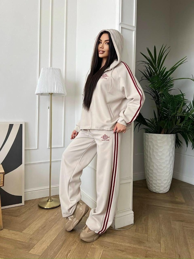 Спортивный костюм 23099842