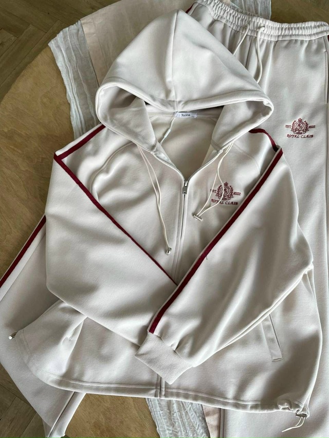 Спортивный костюм 23099842