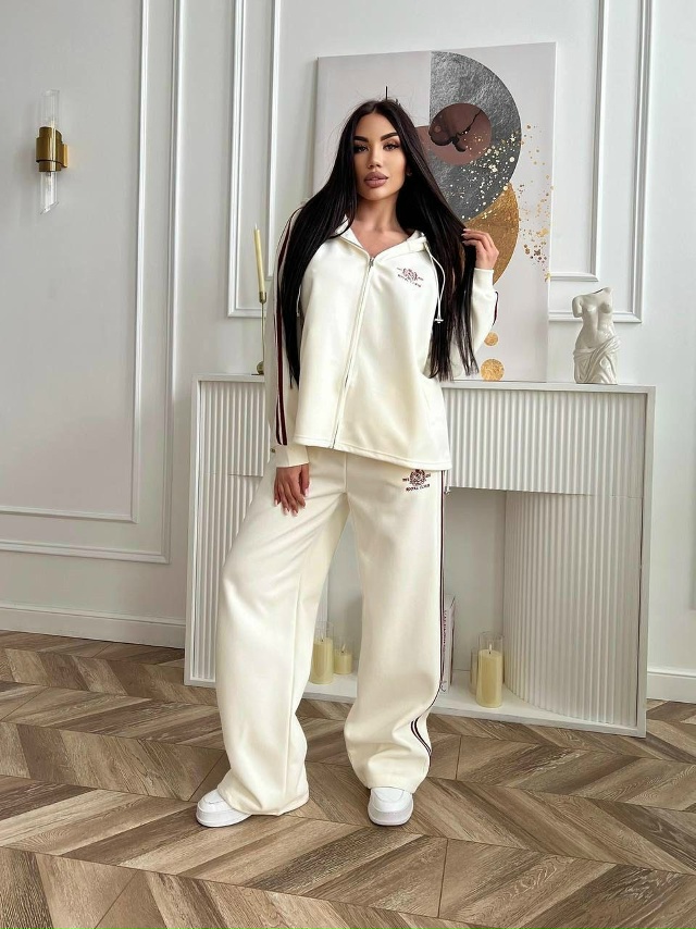 Спортивный костюм 23099842